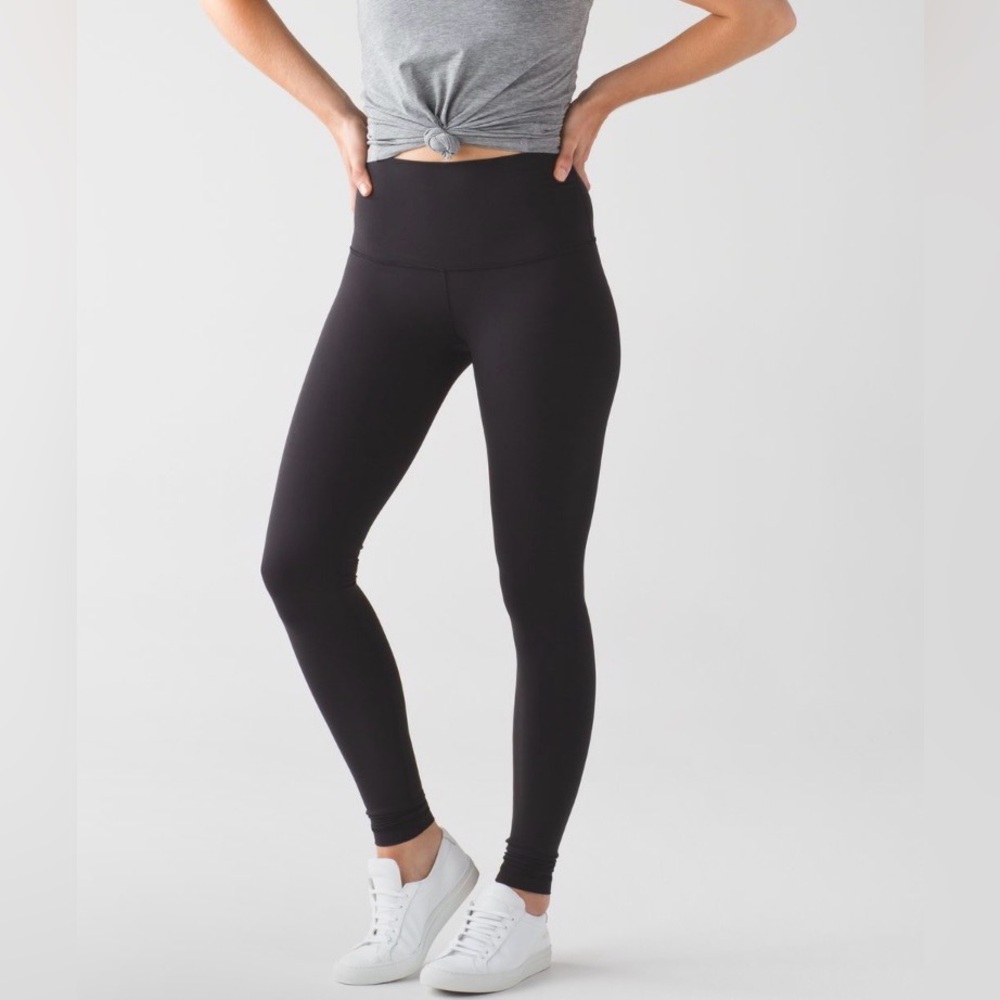 Lululemon Wunder Under Pant III
Black- size 12 -29” inseam